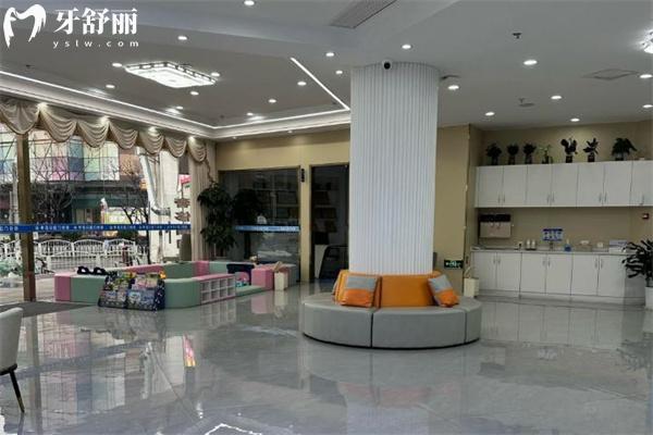 上海申浩口腔門診部一樓環(huán)境